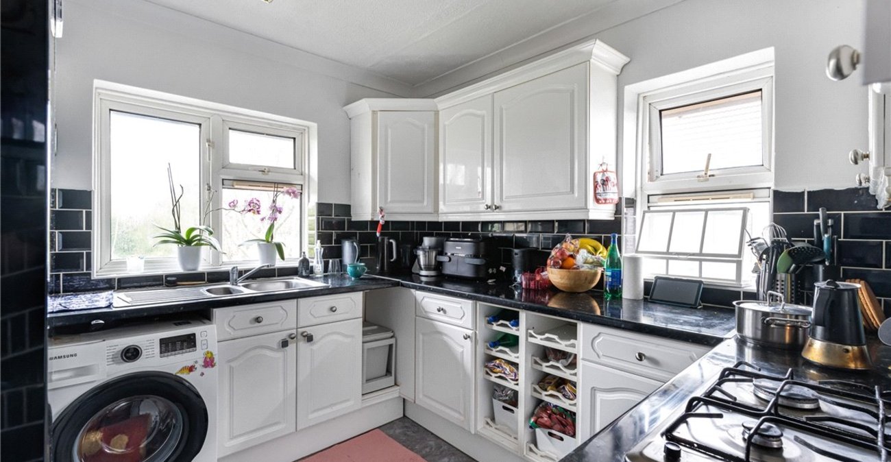 2 bedroom property for sale in Orpington | Robinson Jackson