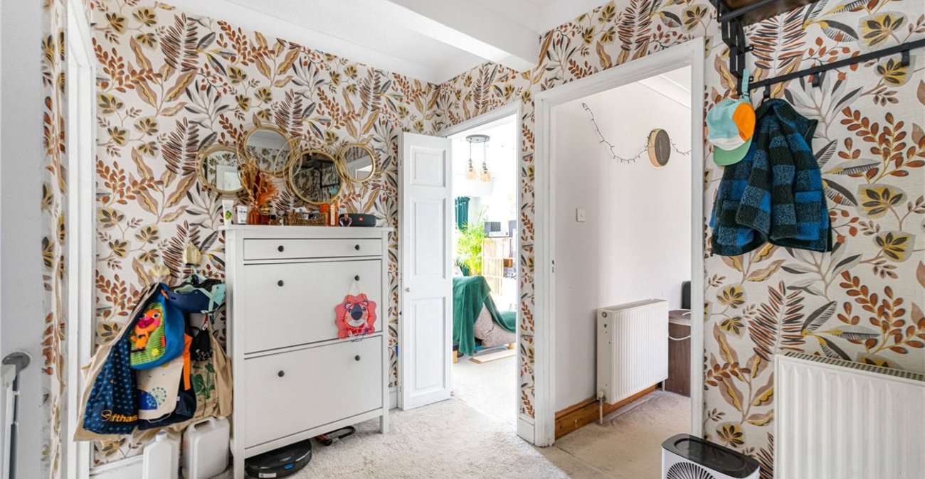 2 bedroom property for sale in Orpington | Robinson Jackson