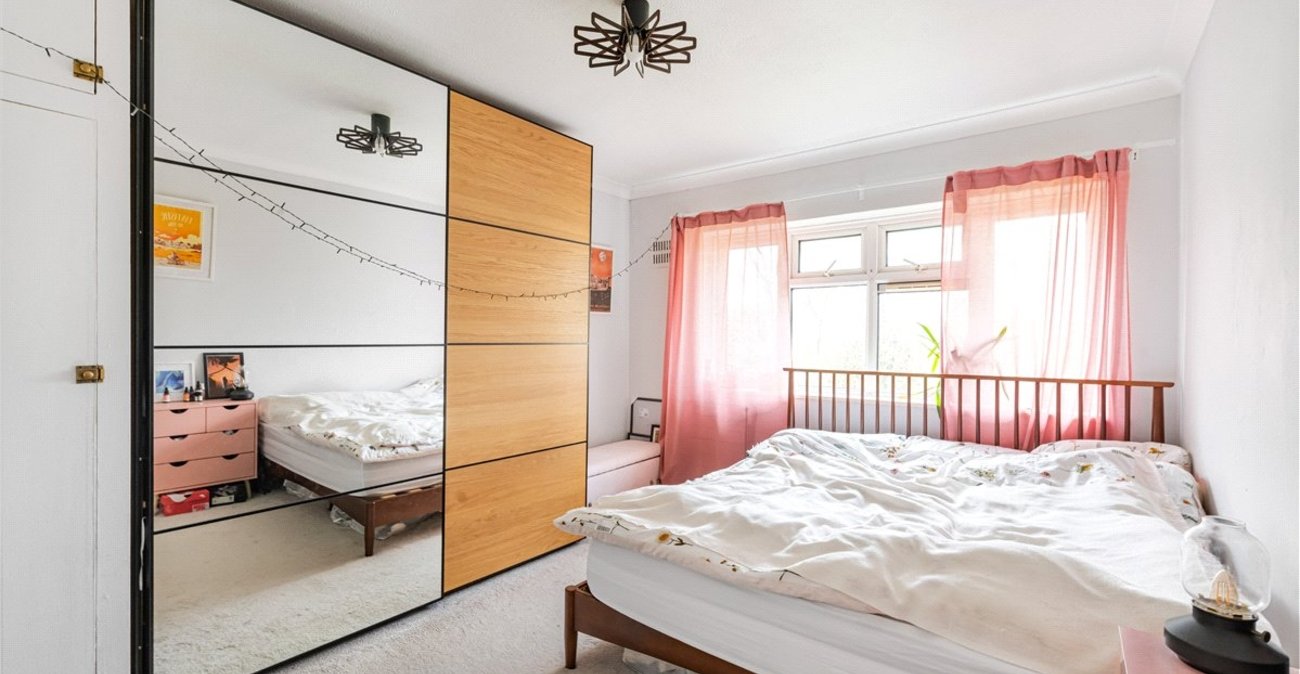 2 bedroom property for sale in Orpington | Robinson Jackson