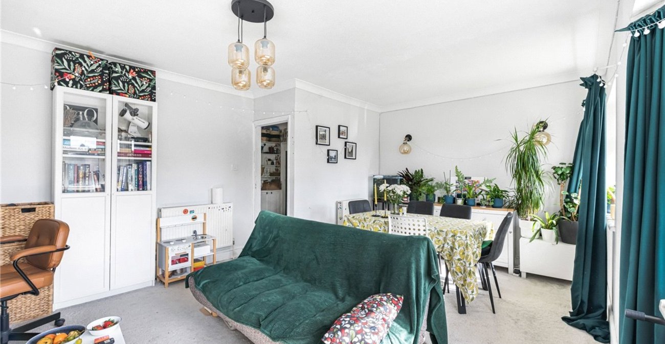 2 bedroom property for sale in Orpington | Robinson Jackson