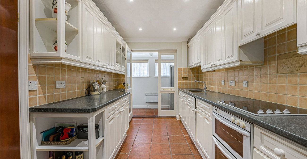 3 bedroom house for sale in Greenhithe | Robinson Jackson