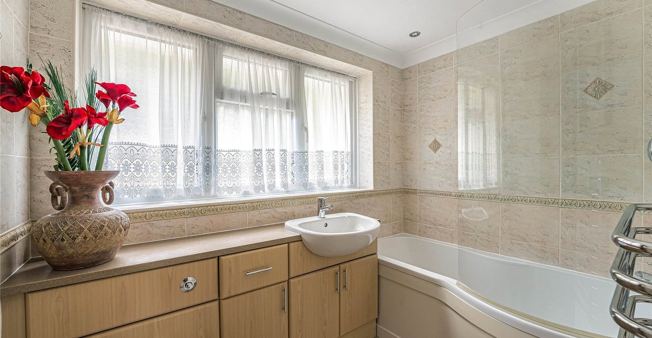 3 bedroom house for sale in Greenhithe | Robinson Jackson