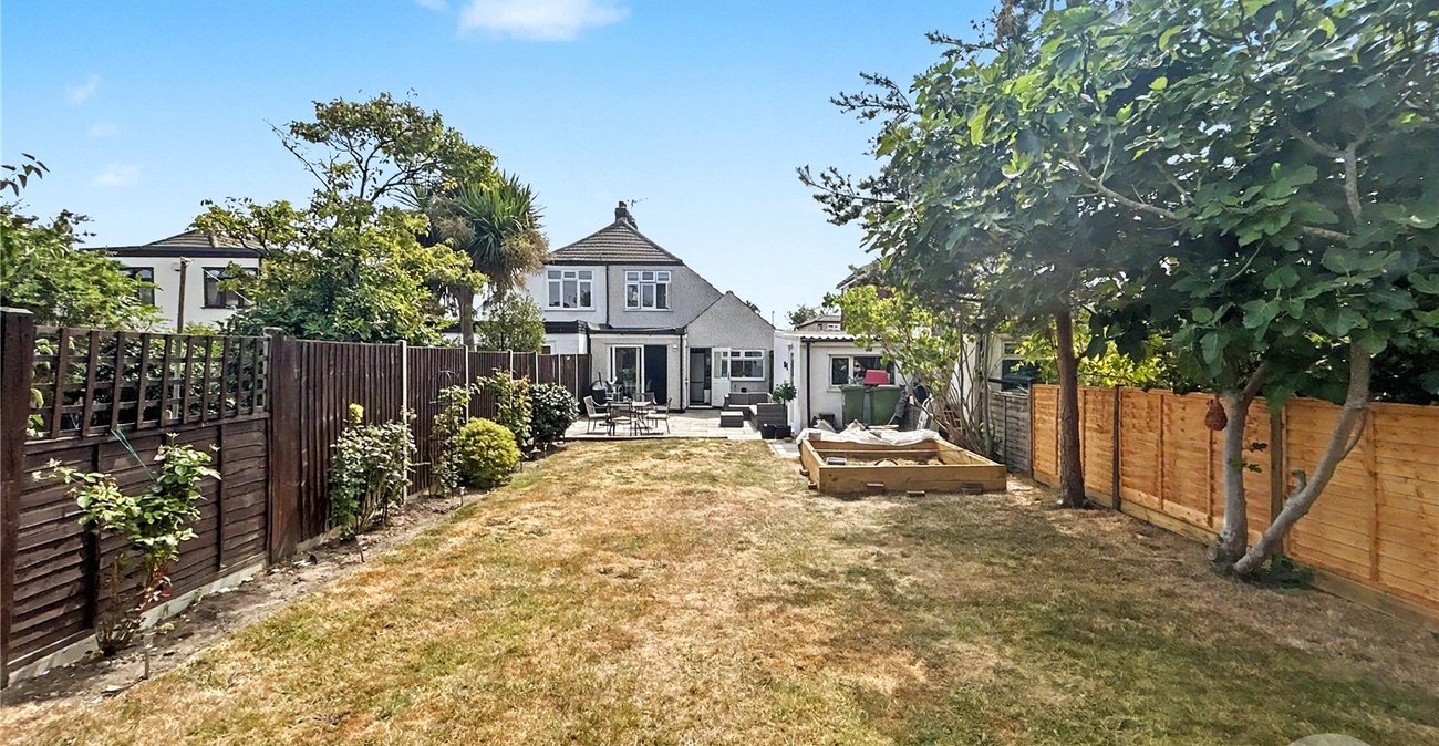 3 bedroom house for sale in Sidcup | Robinson Jackson