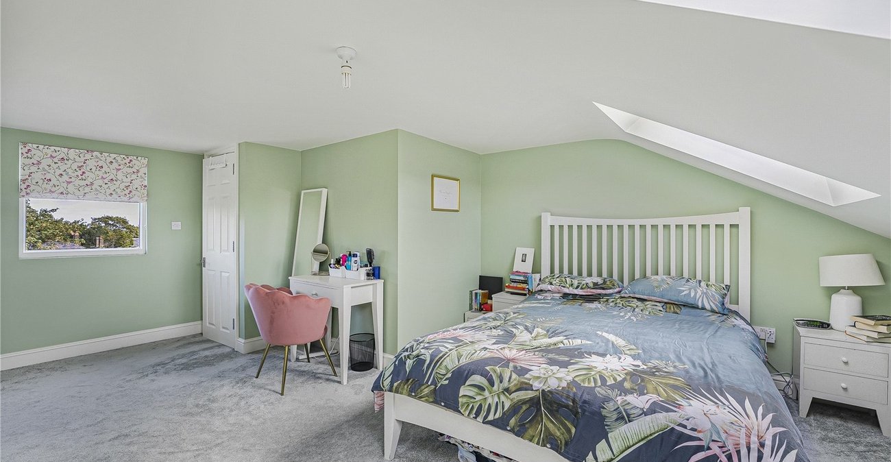 4 bedroom house for sale in London | Robinson Jackson