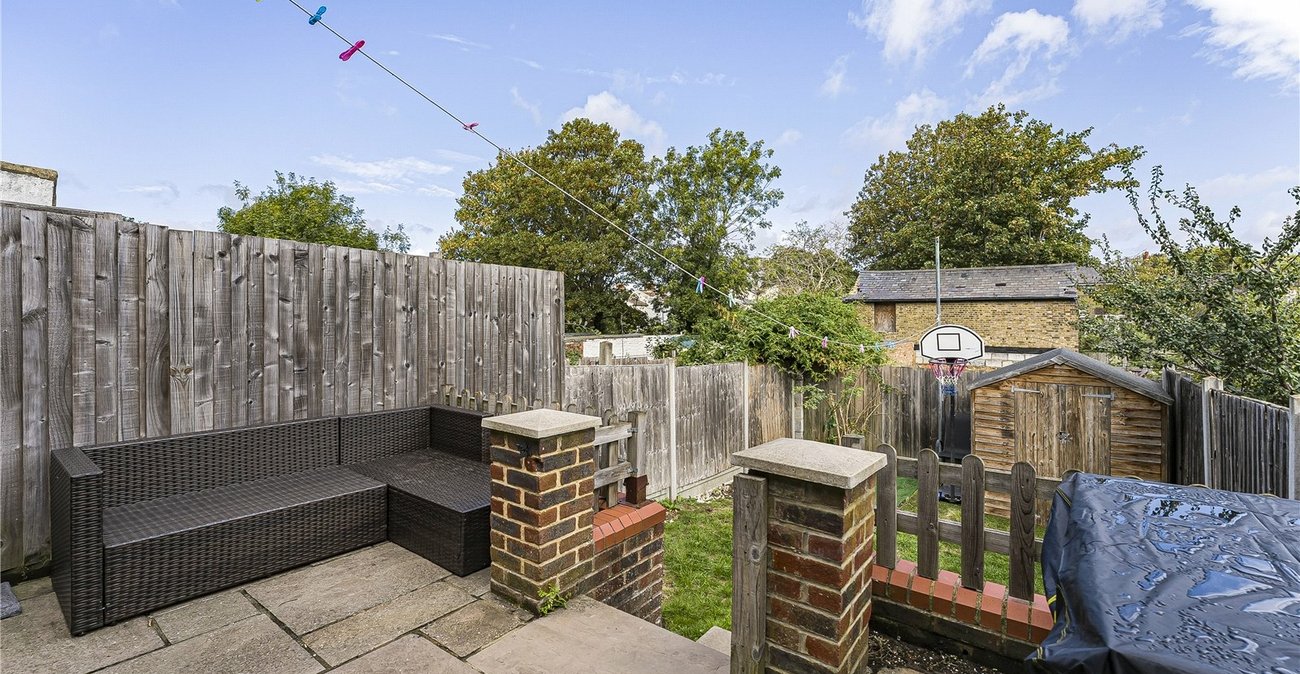 4 bedroom house for sale in London | Robinson Jackson