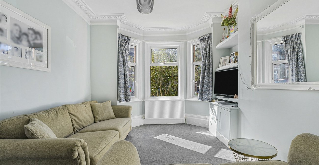 4 bedroom house for sale in London | Robinson Jackson