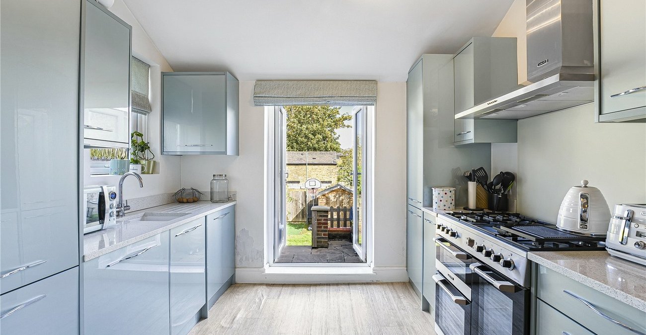 4 bedroom house for sale in London | Robinson Jackson