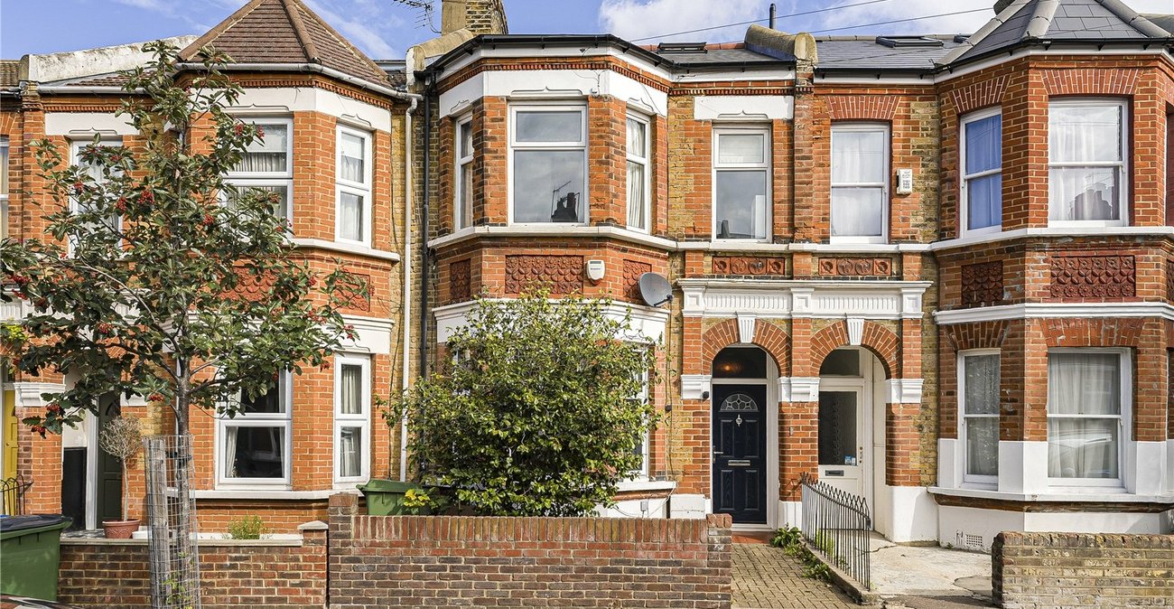 4 bedroom house for sale in London | Robinson Jackson
