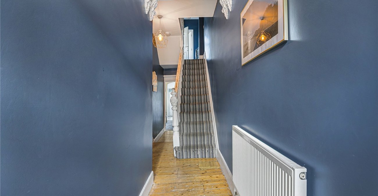 4 bedroom house for sale in London | Robinson Jackson