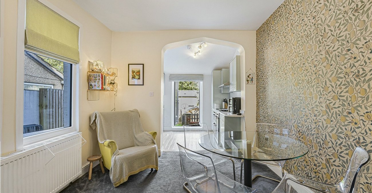 4 bedroom house for sale in London | Robinson Jackson