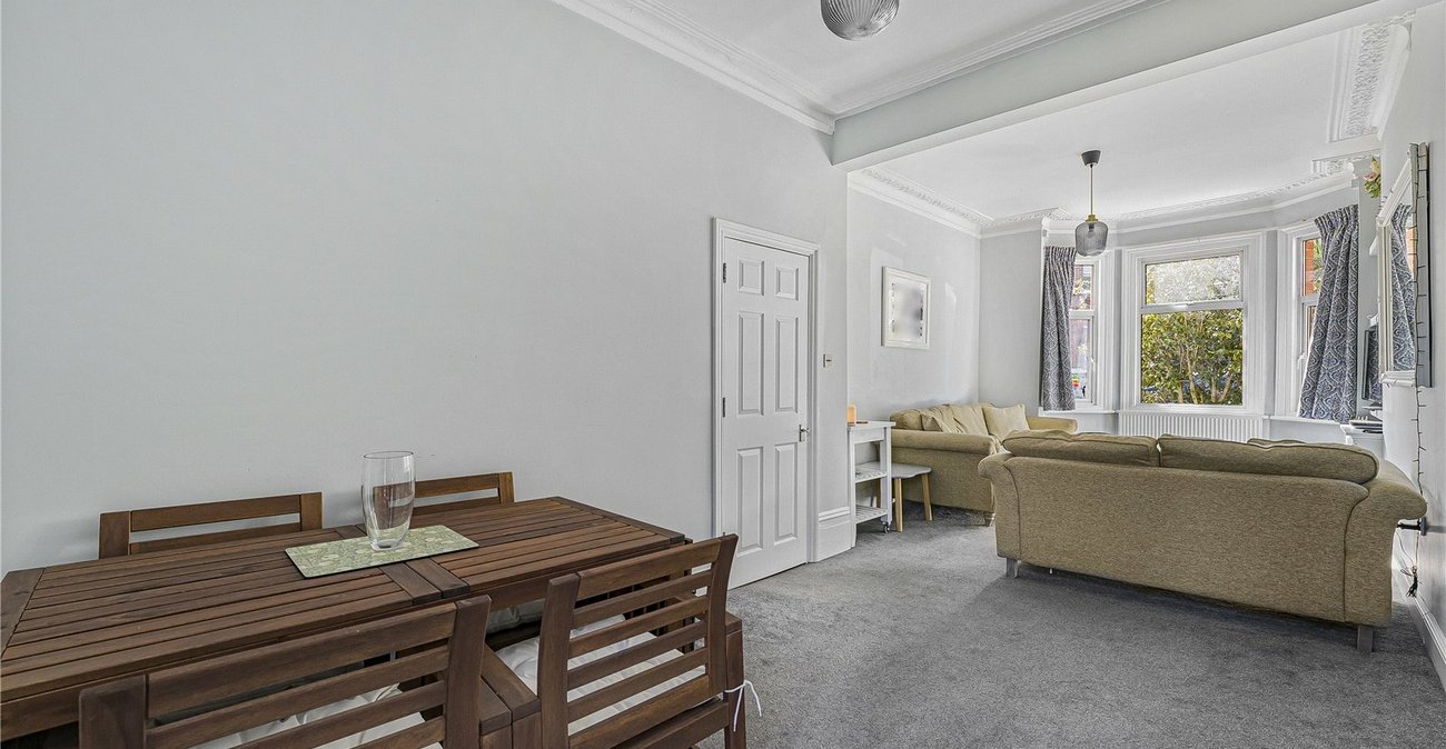 4 bedroom house for sale in London | Robinson Jackson