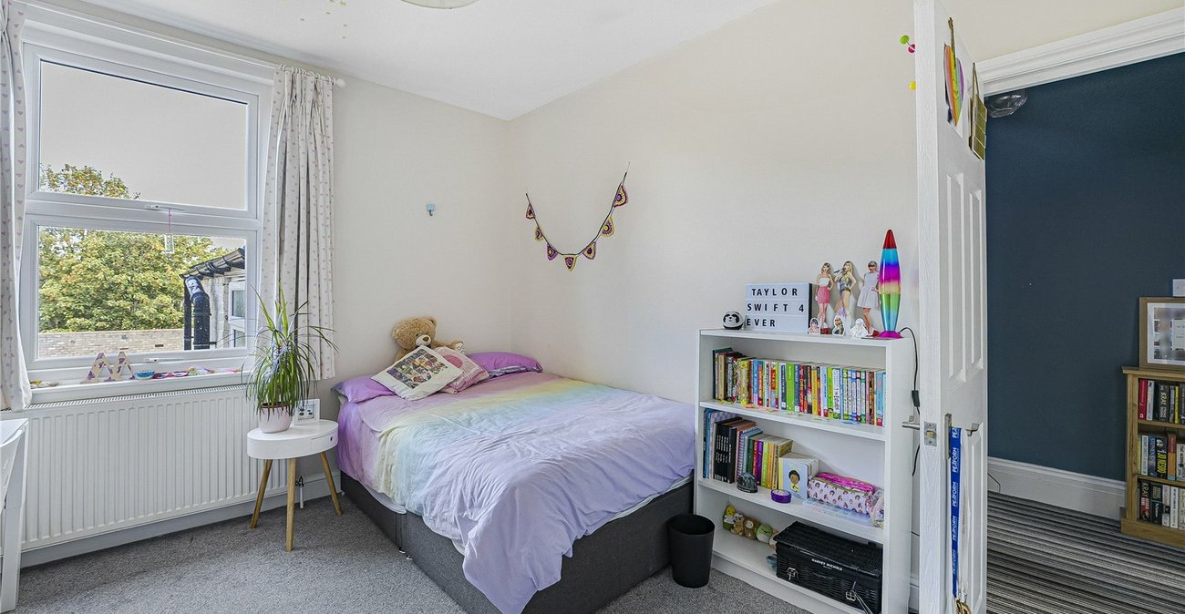 4 bedroom house for sale in London | Robinson Jackson