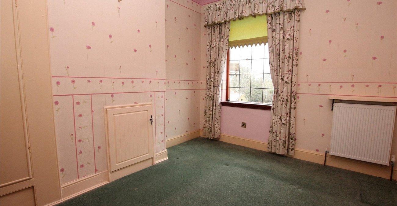 2 bedroom house for sale in Plumstead Common | Robinson Jackson