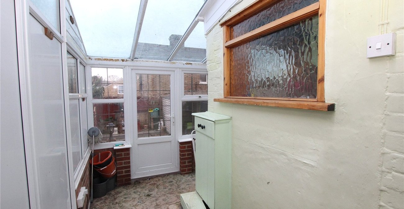 2 bedroom house for sale in Plumstead Common | Robinson Jackson