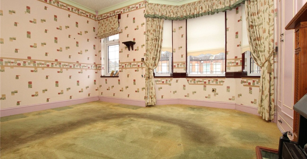 2 bedroom house for sale in Plumstead Common | Robinson Jackson