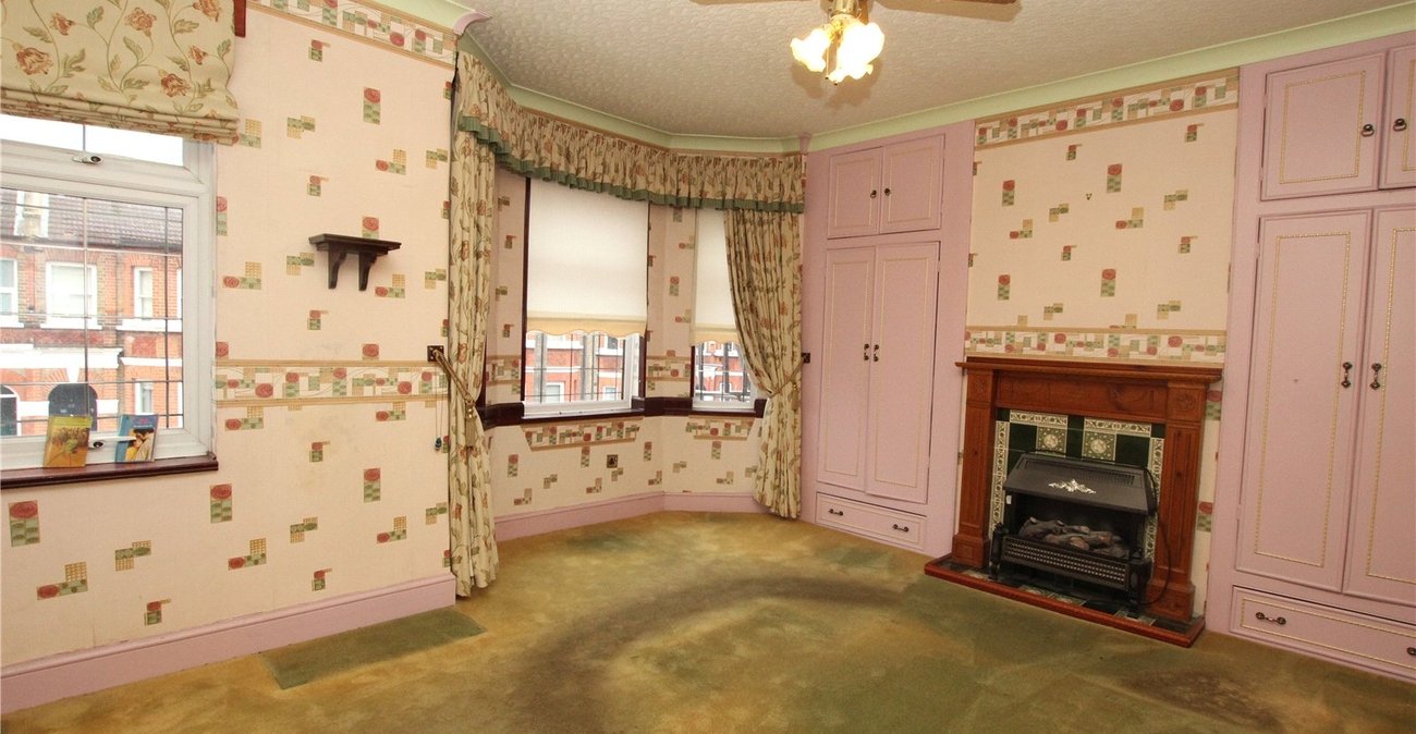 2 bedroom house for sale in Plumstead Common | Robinson Jackson