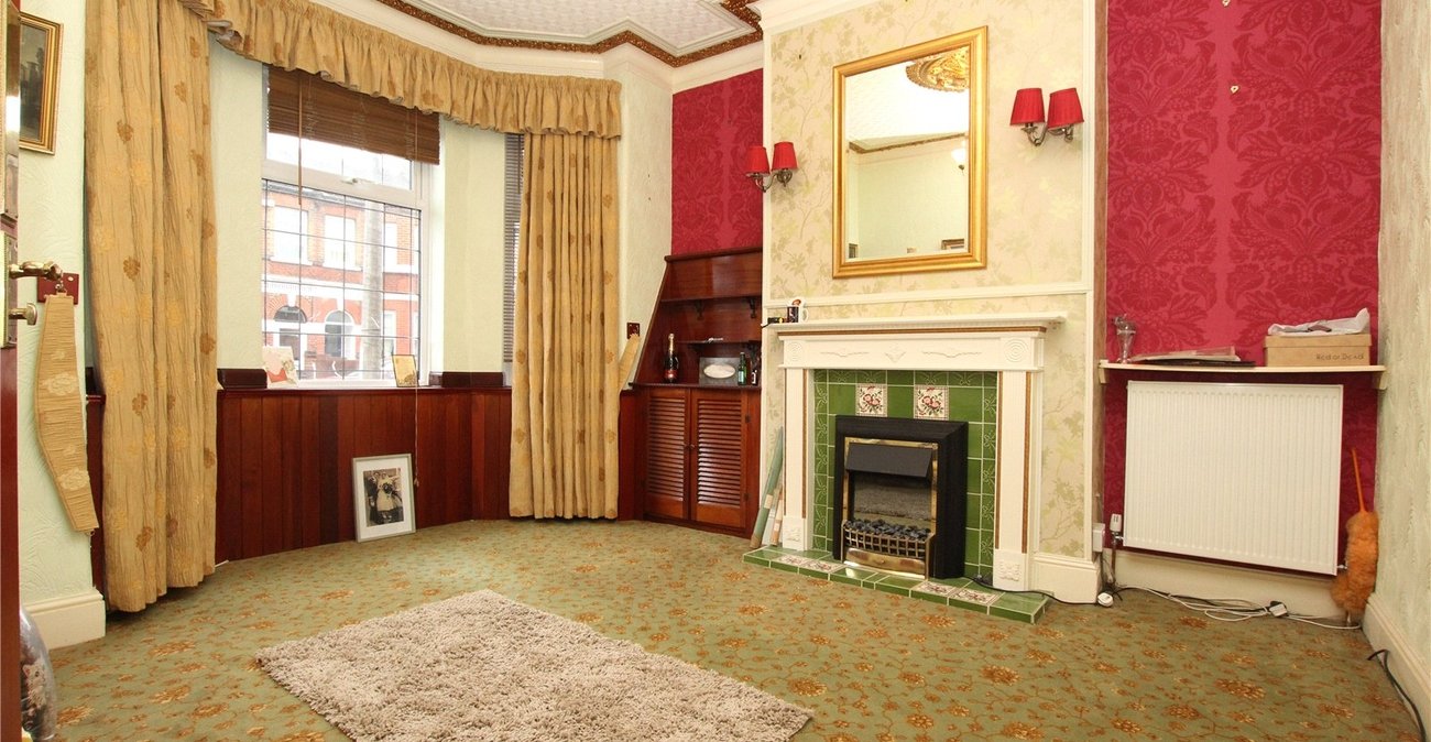 2 bedroom house for sale in Plumstead Common | Robinson Jackson