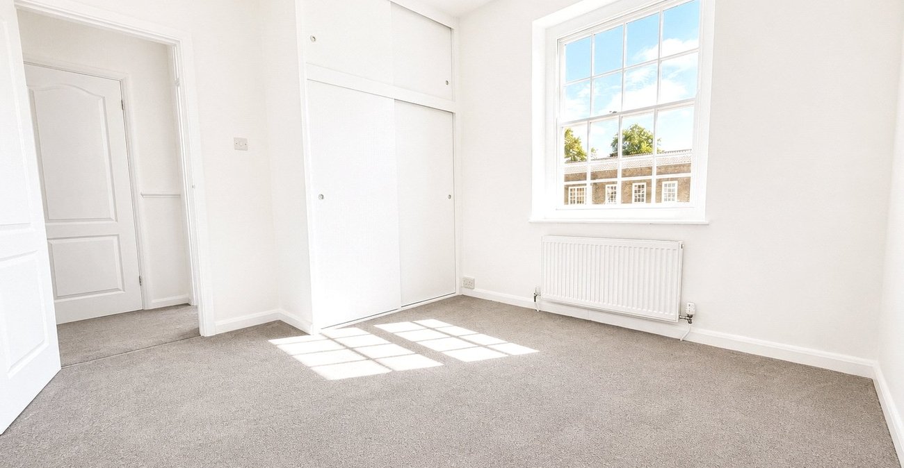2 bedroom property for sale in London | Robinson Jackson