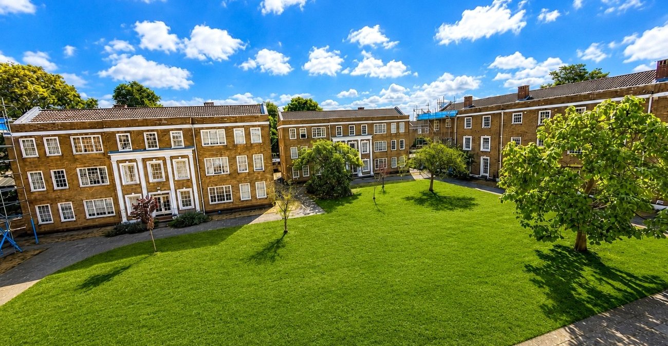 2 bedroom property for sale in London | Robinson Jackson