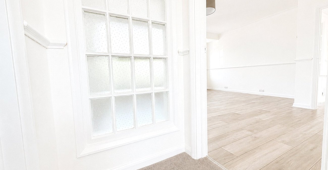 2 bedroom property for sale in London | Robinson Jackson