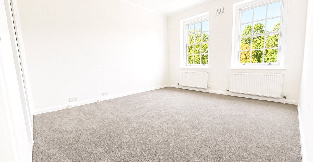 2 bedroom property for sale in London | Robinson Jackson