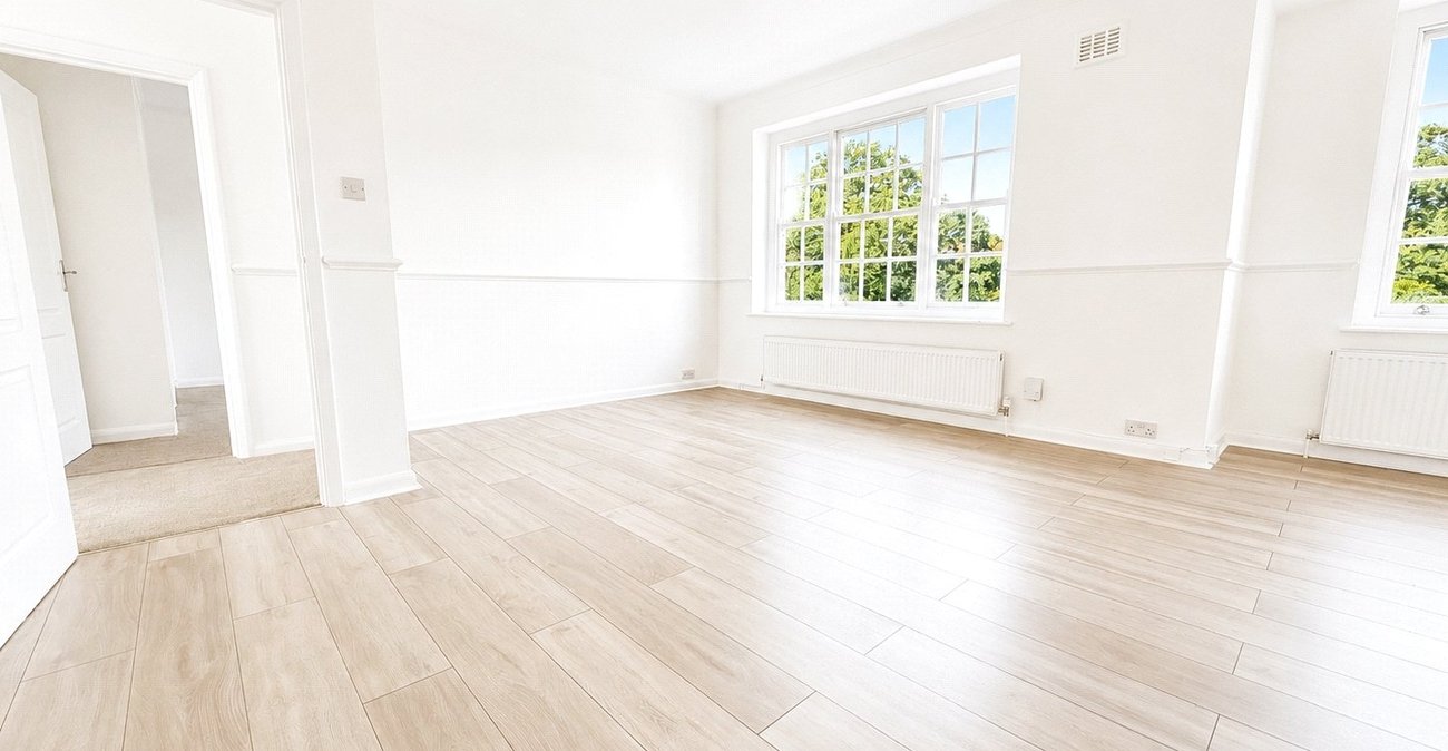 2 bedroom property for sale in London | Robinson Jackson