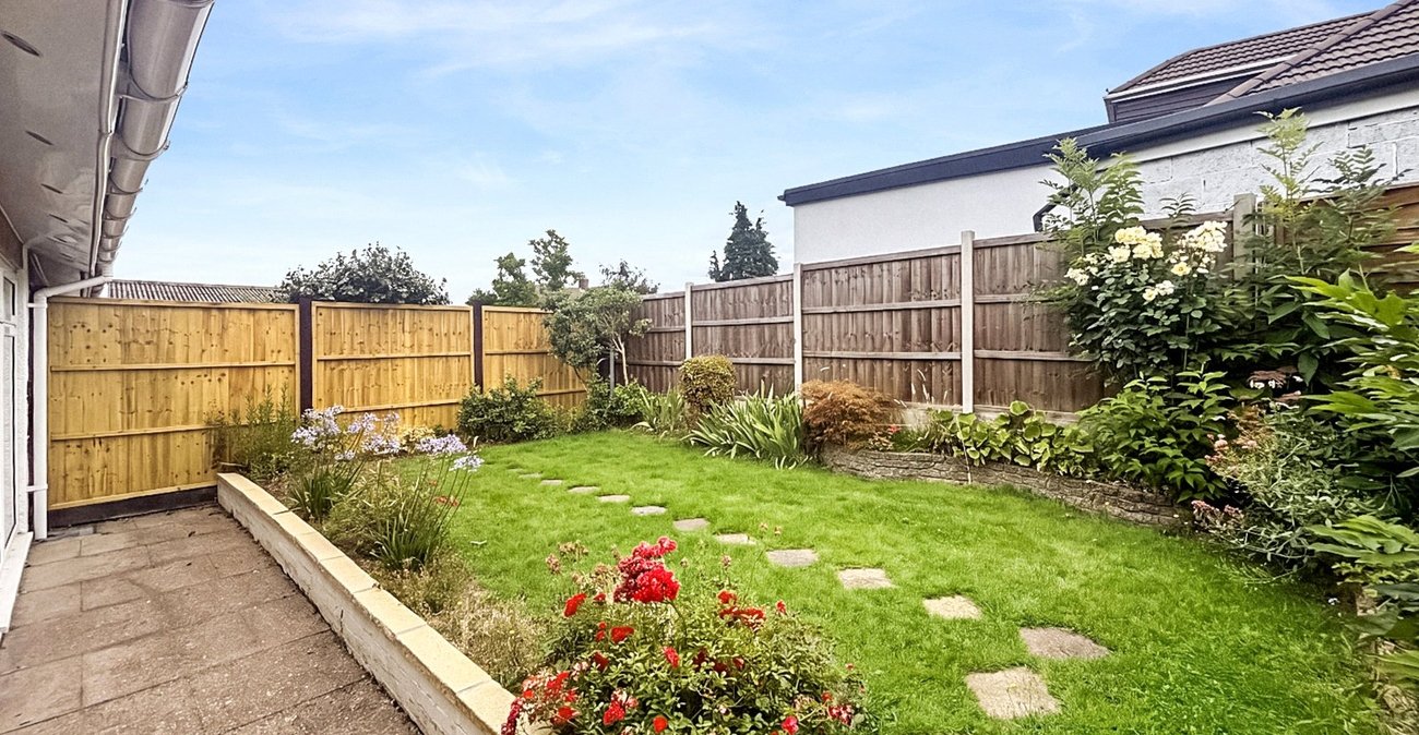 2 bedroom bungalow for sale in Bexley | Robinson Jackson