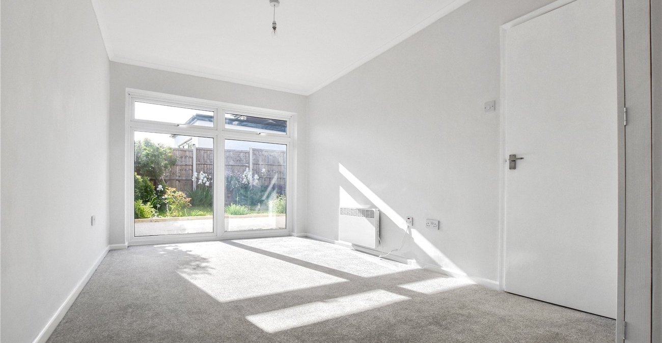 2 bedroom bungalow for sale in Bexley | Robinson Jackson