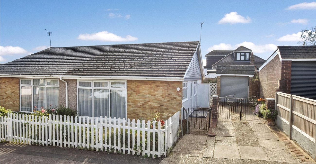 2 bedroom bungalow for sale in Bexley | Robinson Jackson