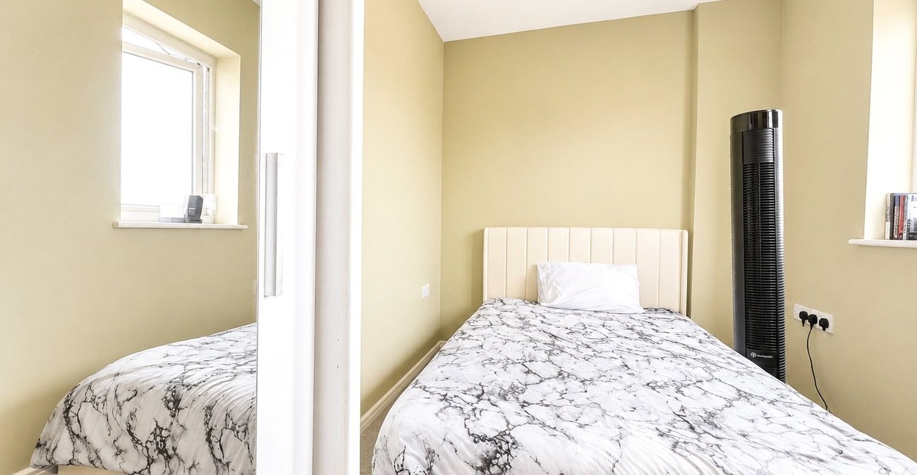 2 bedroom property for sale in Fieldfare Lane | Robinson Jackson