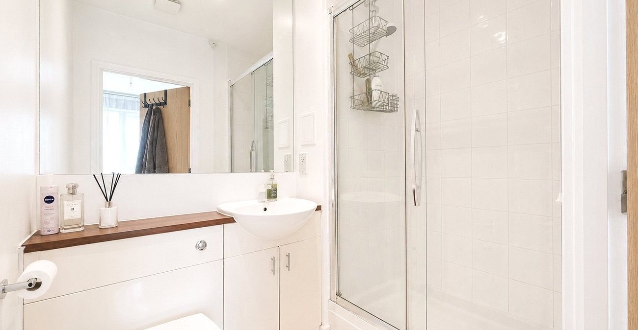 2 bedroom property for sale in Fieldfare Lane | Robinson Jackson