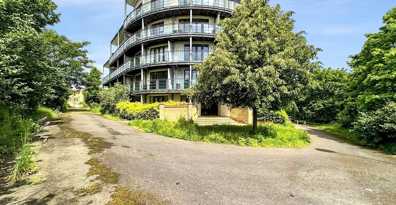 2 bedroom property for sale in Fieldfare Lane | Robinson Jackson
