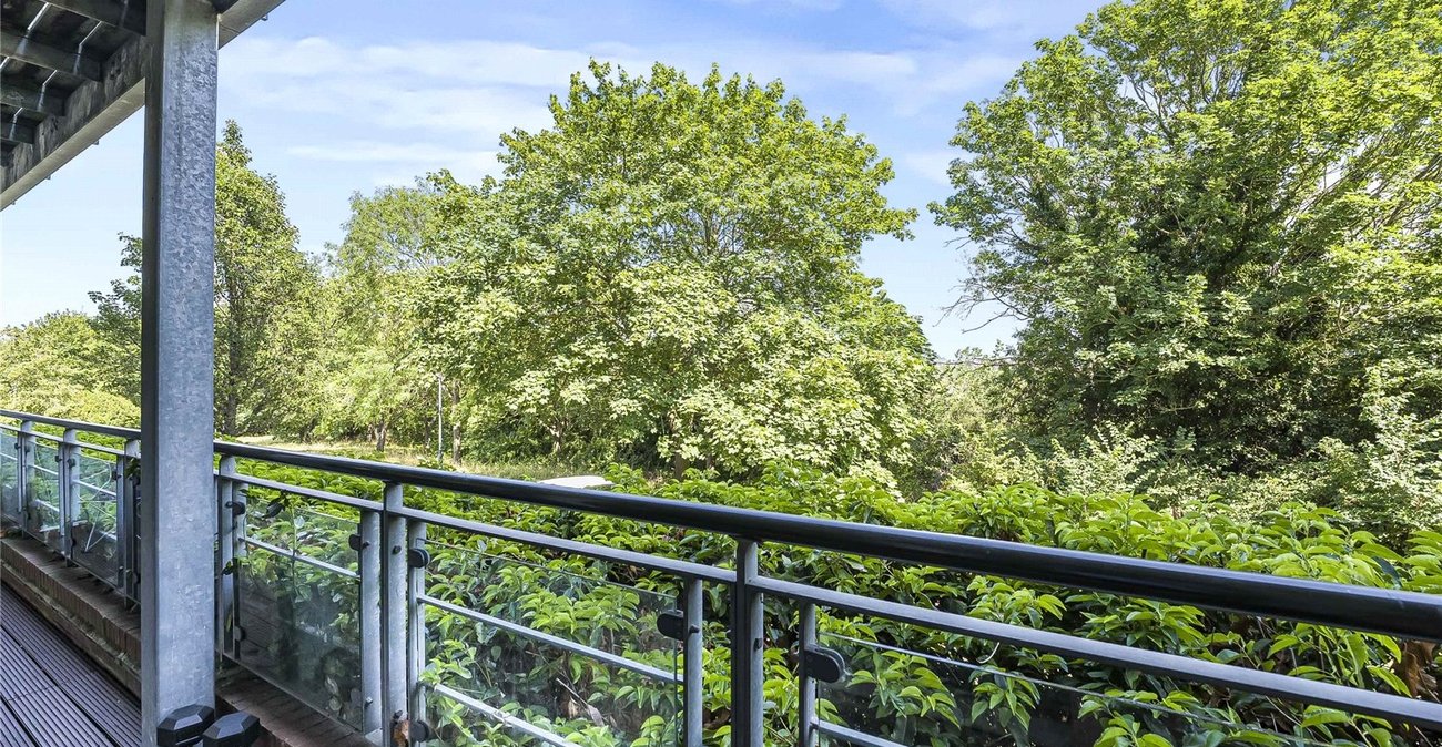 2 bedroom property for sale in Fieldfare Lane | Robinson Jackson