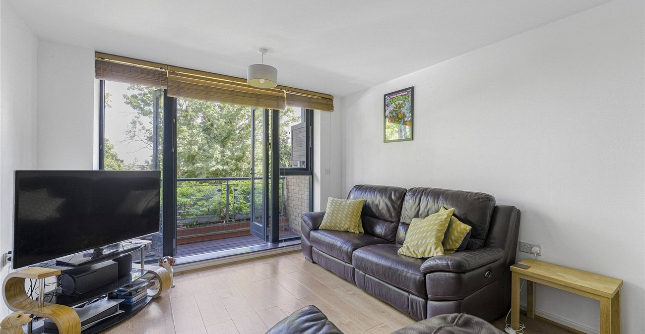 2 bedroom property for sale in Fieldfare Lane | Robinson Jackson