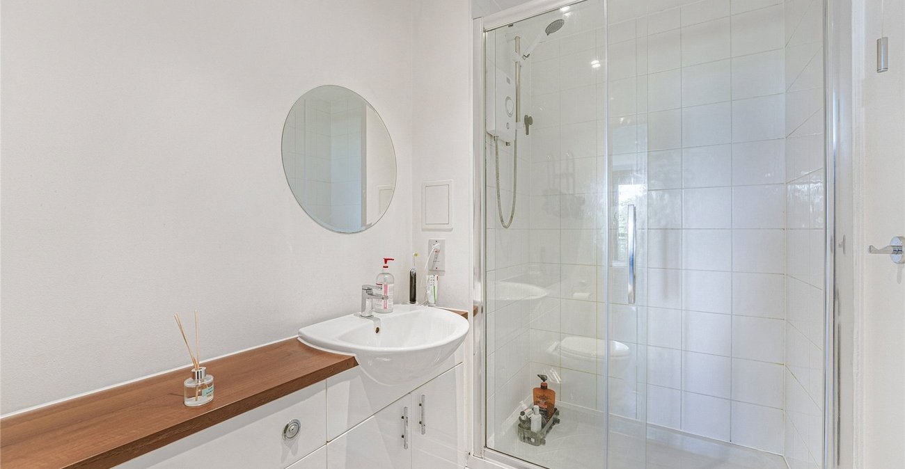 2 bedroom property for sale in Fieldfare Lane | Robinson Jackson