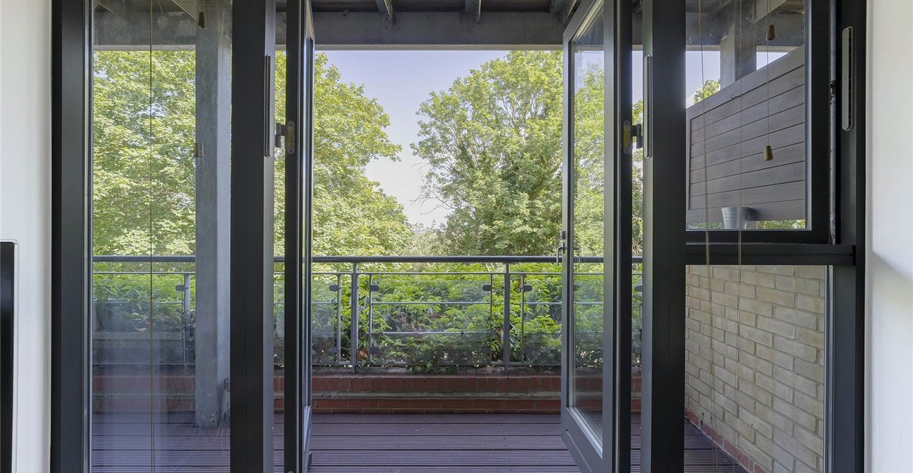 2 bedroom property for sale in Fieldfare Lane | Robinson Jackson