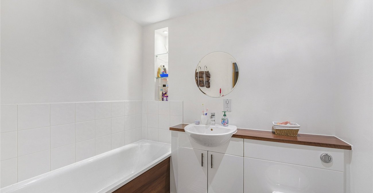 2 bedroom property for sale in Fieldfare Lane | Robinson Jackson