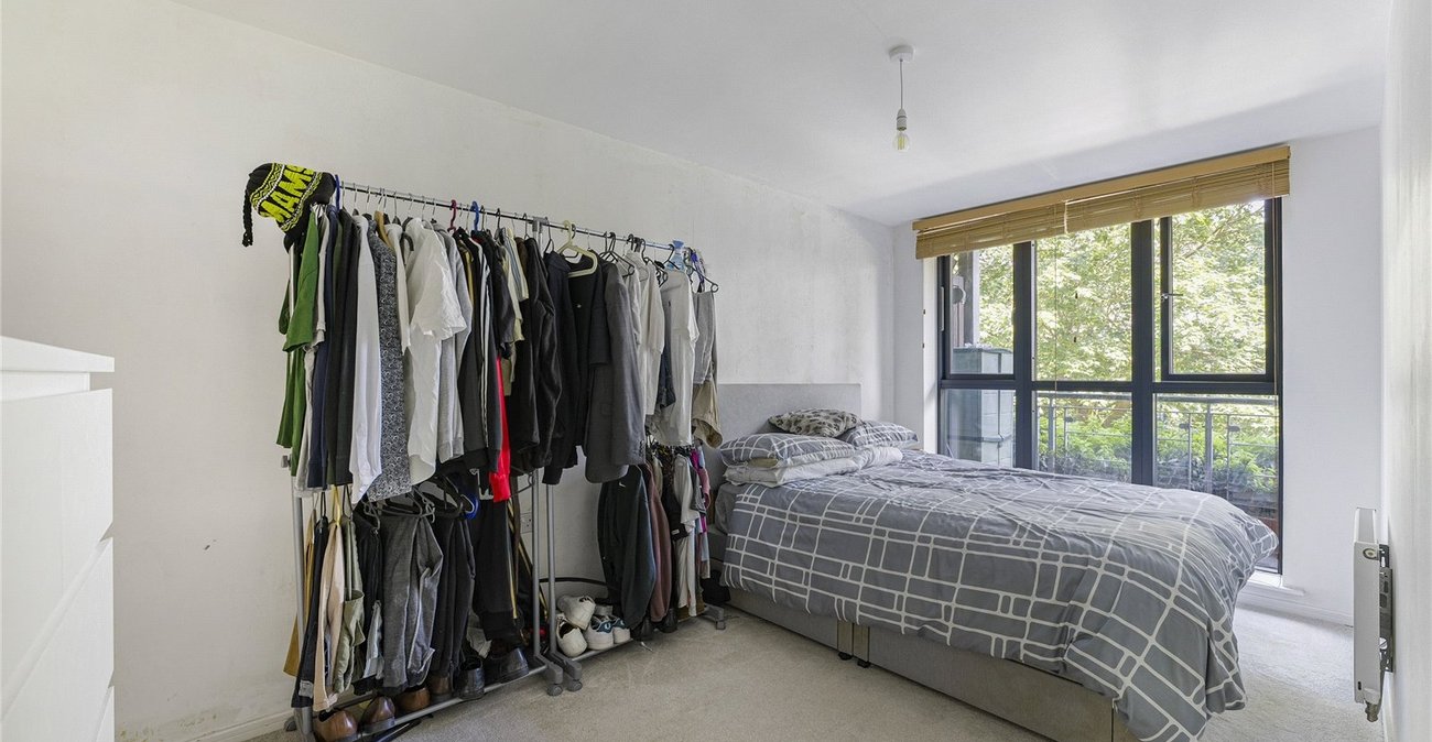 2 bedroom property for sale in Fieldfare Lane | Robinson Jackson