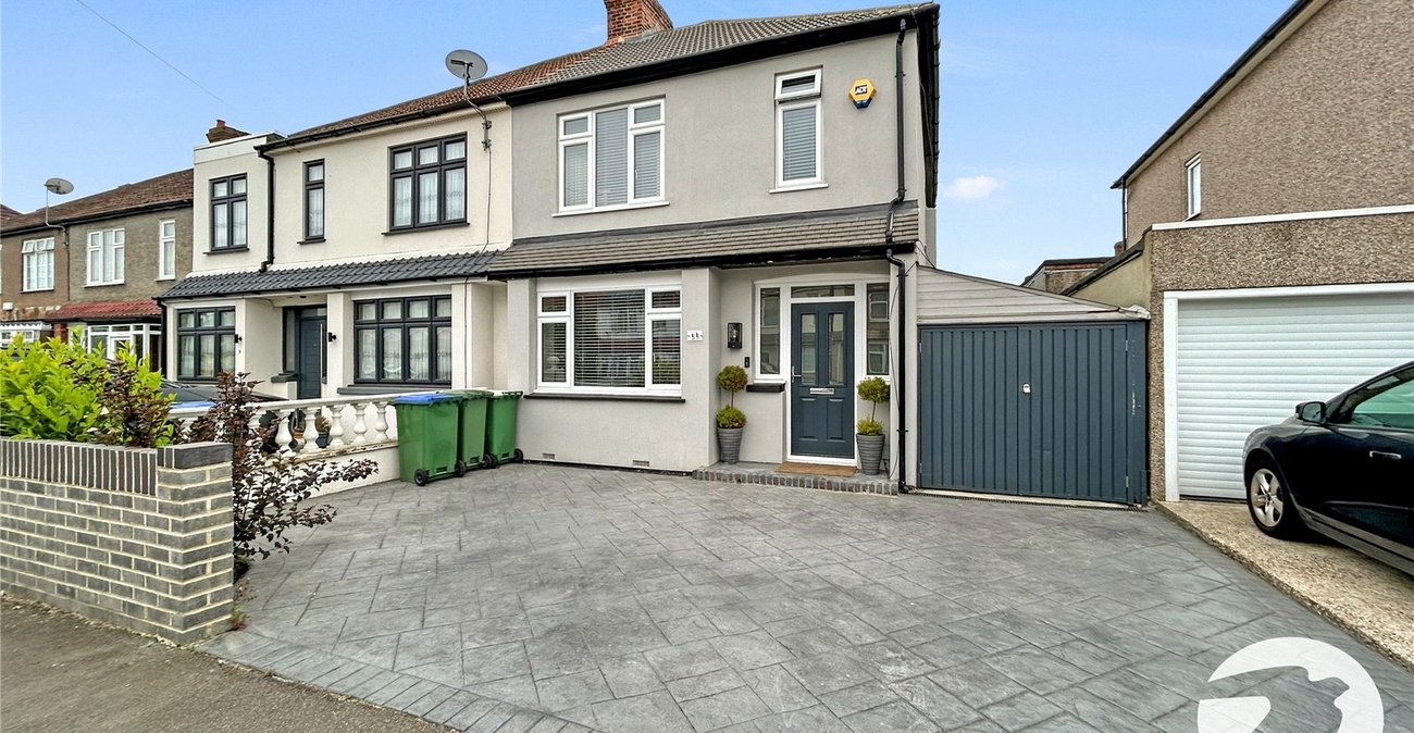 3 bedroom house for sale in Welling | Robinson Jackson