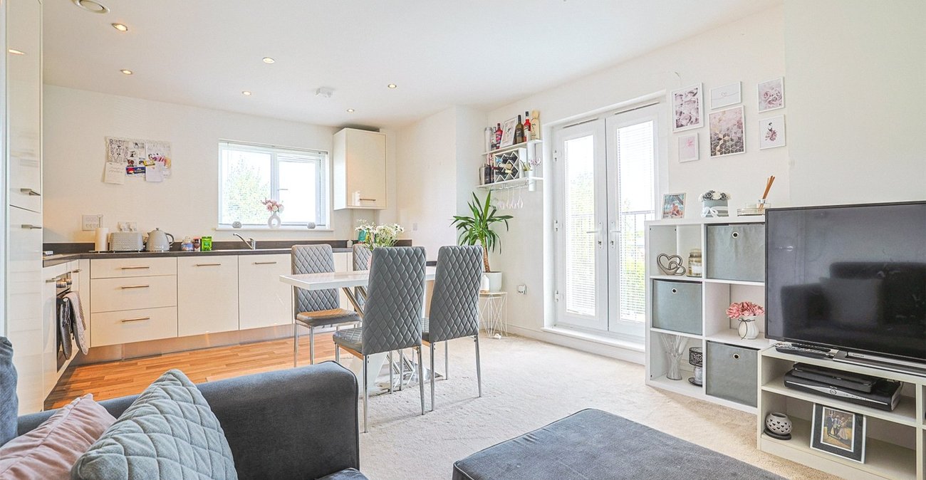 2 bedroom property for sale in Sittingbourne | Robinson Michael & Jackson