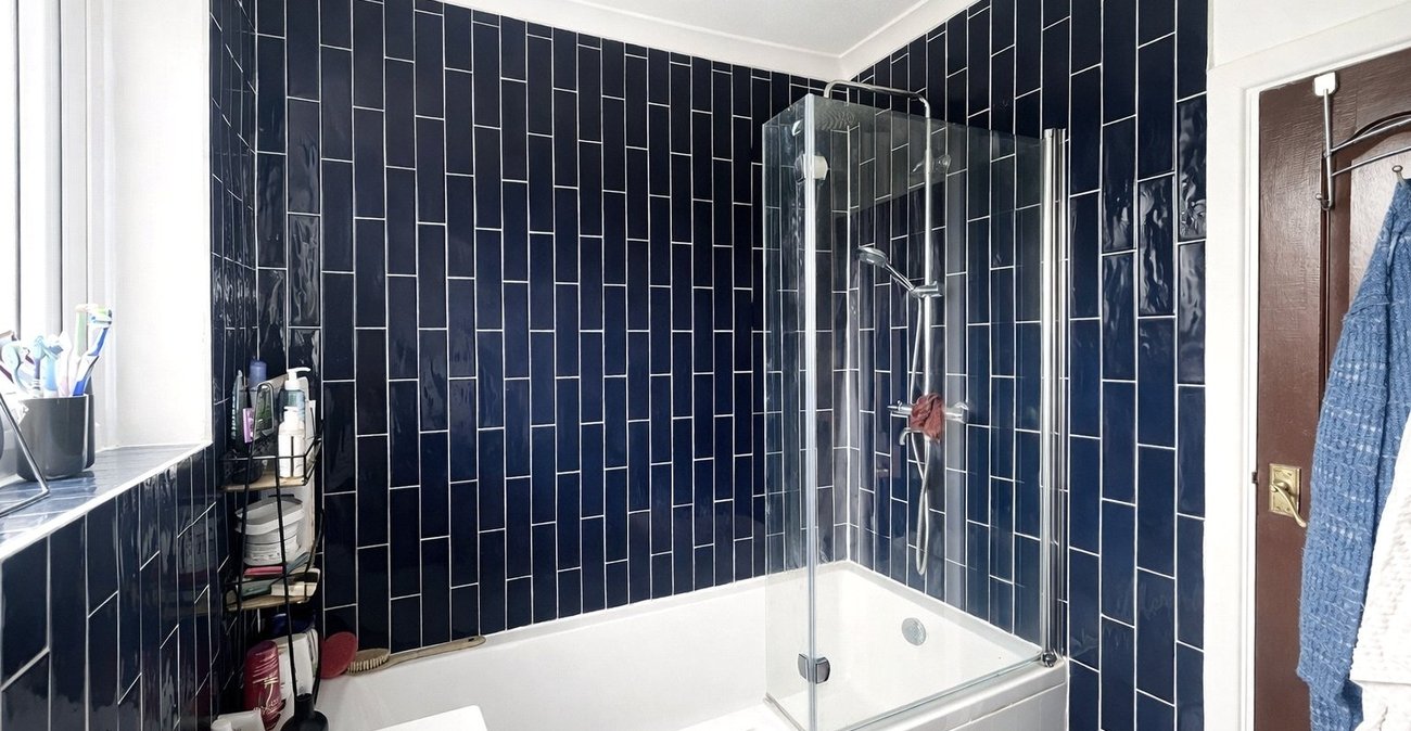 3 bedroom house for sale in London | Robinson Jackson