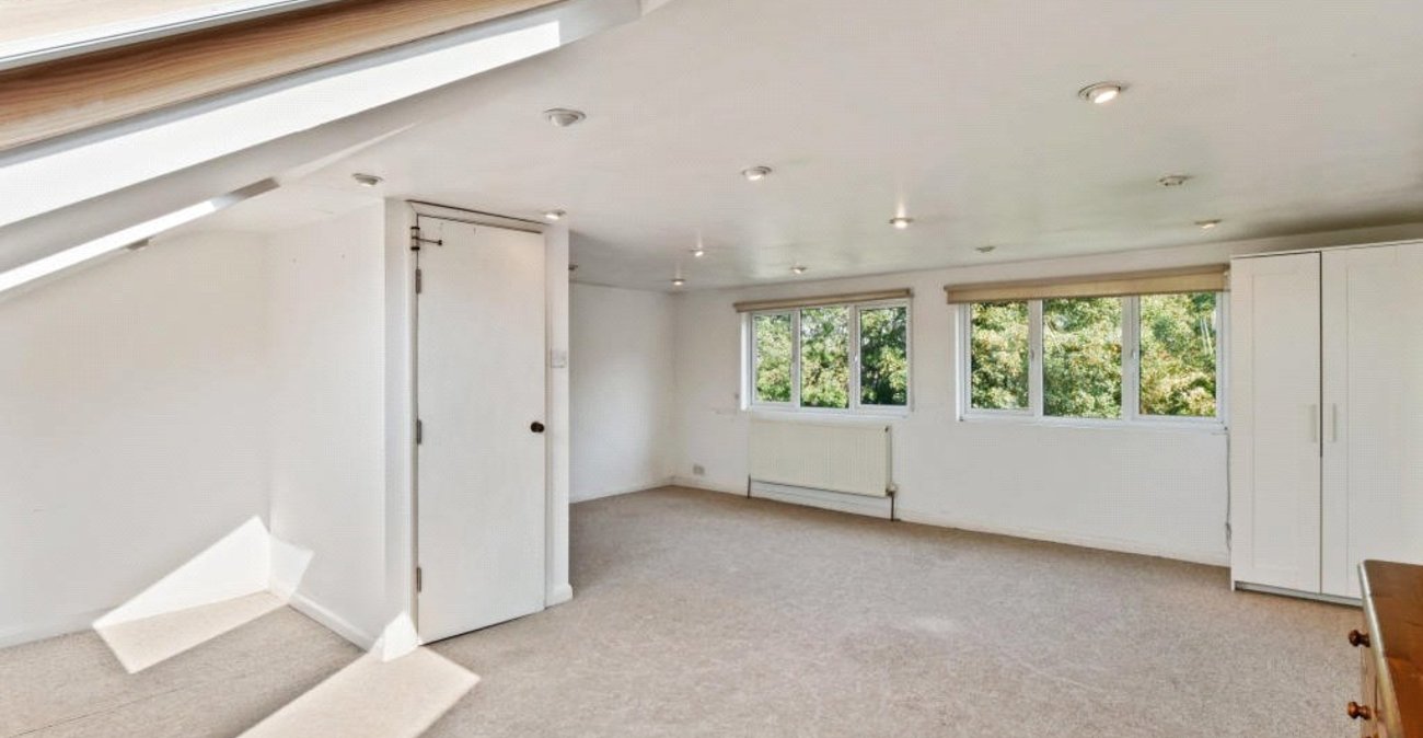 4 bedroom house for sale in Plumstead Common | Robinson Jackson
