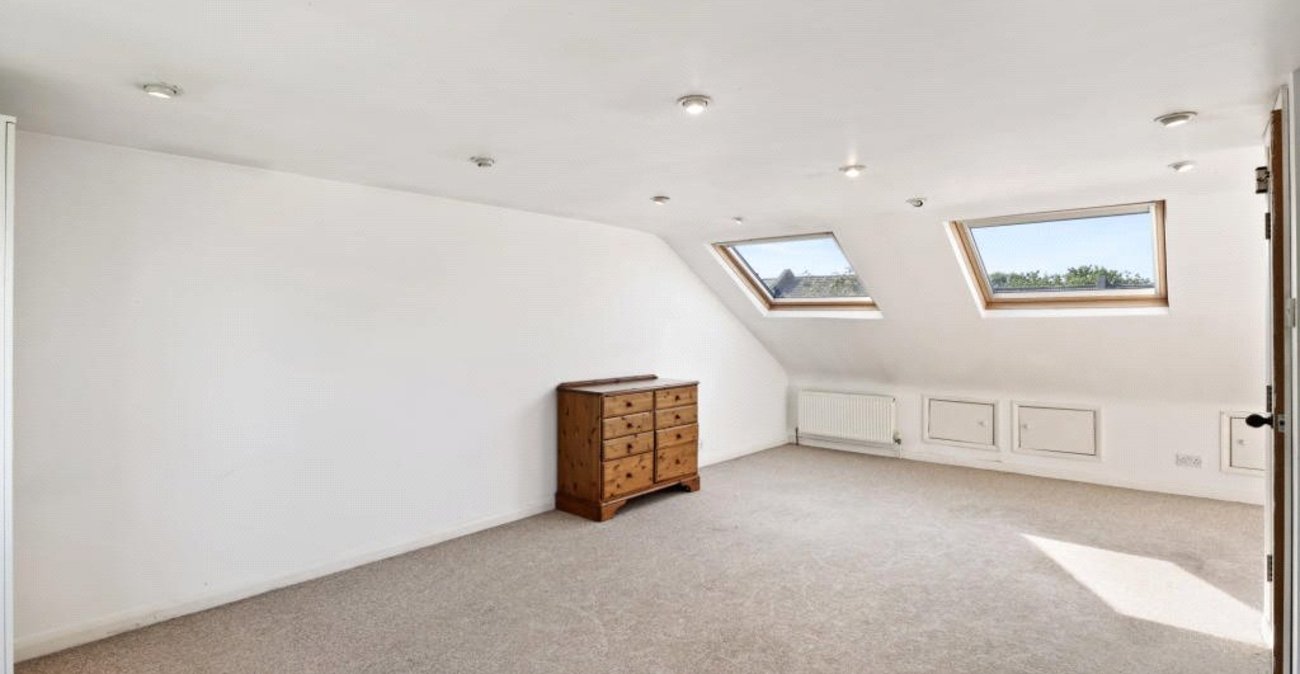 4 bedroom house for sale in Plumstead Common | Robinson Jackson