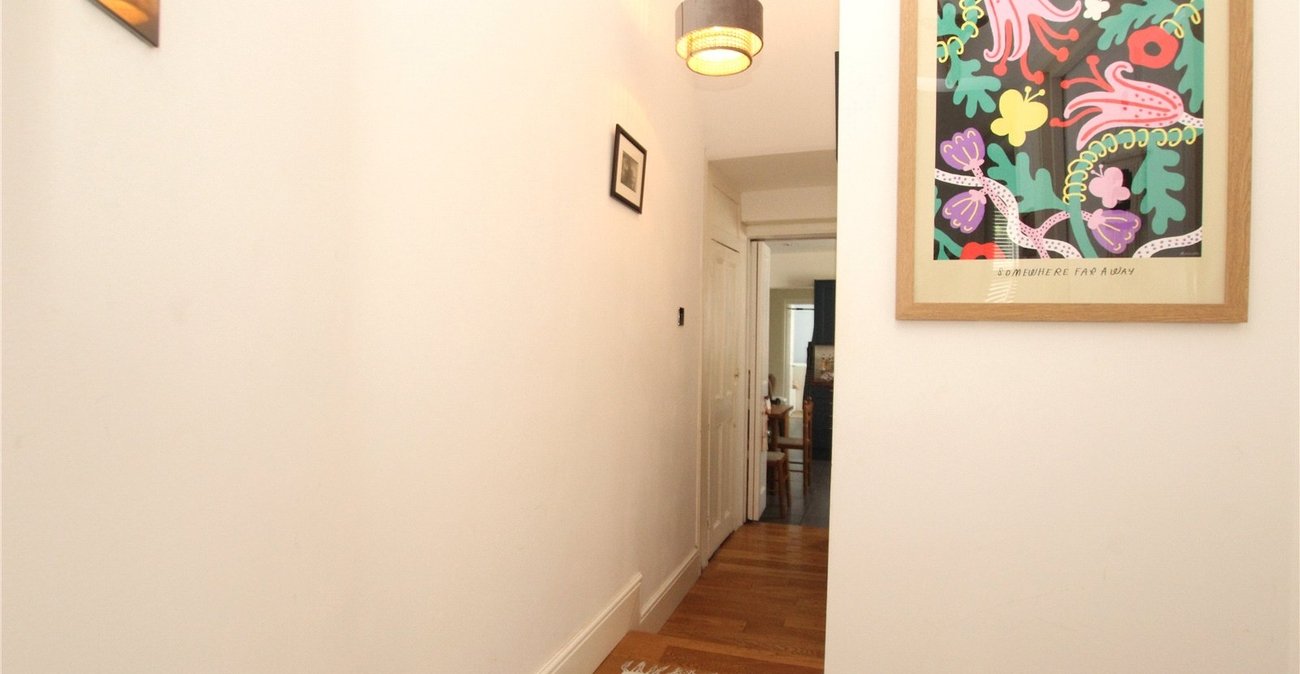 2 bedroom property for sale in Plumstead Common | Robinson Jackson