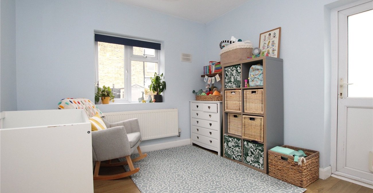 2 bedroom property for sale in Plumstead Common | Robinson Jackson