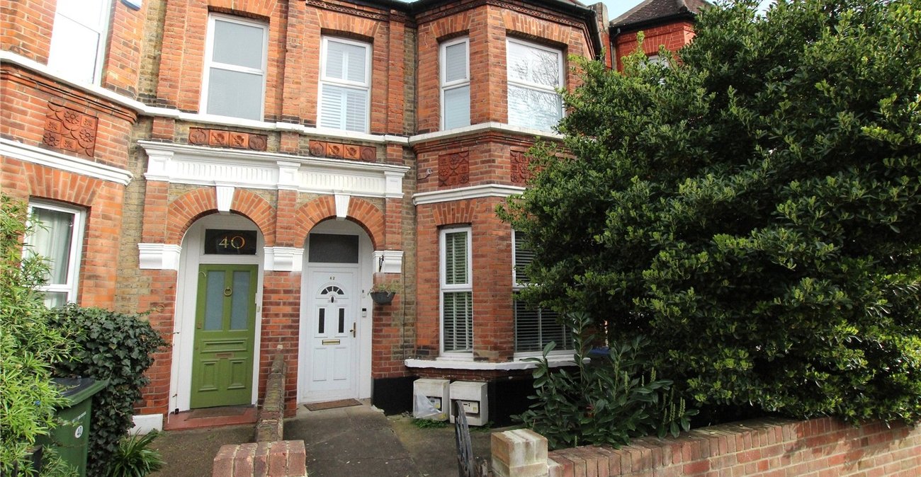2 bedroom property for sale in Plumstead Common | Robinson Jackson