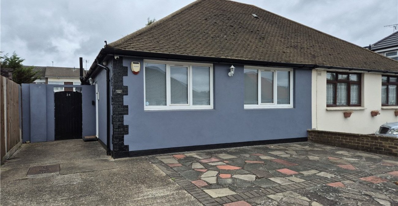 2 bedroom bungalow for sale in St Pauls Cray | Robinson Jackson