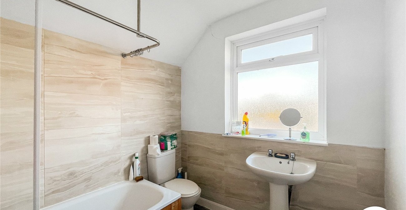 2 bedroom house for sale in Sittingbourne | Robinson Michael & Jackson