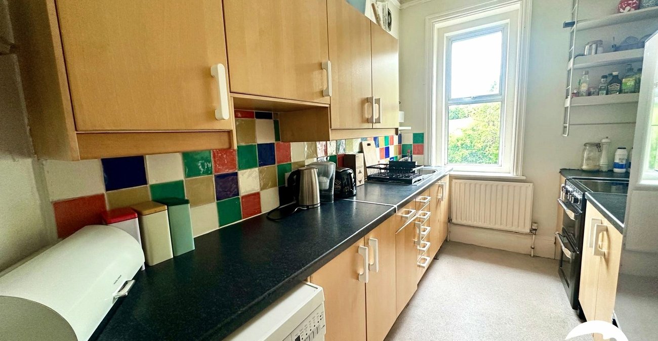 3 bedroom property for sale in London | Robinson Jackson