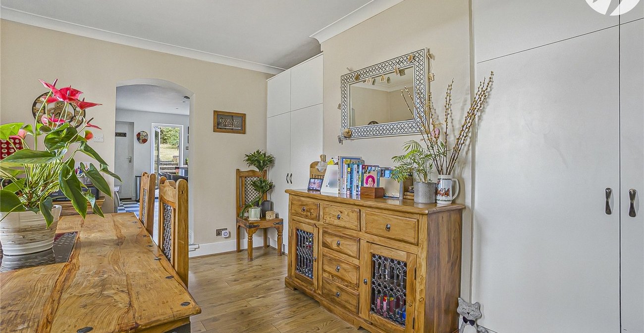 5 bedroom house for sale in Hextable | Robinson Jackson